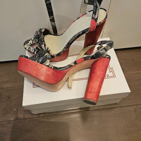 Shoes - Picture 1 of 3